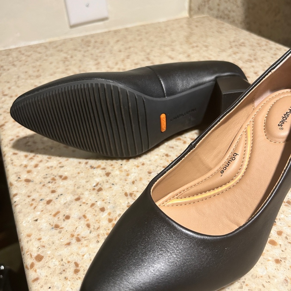 Hush Puppies Black Leather Comfort Flats - Picture 3 of 4